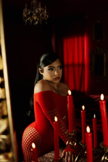 Red photo 6